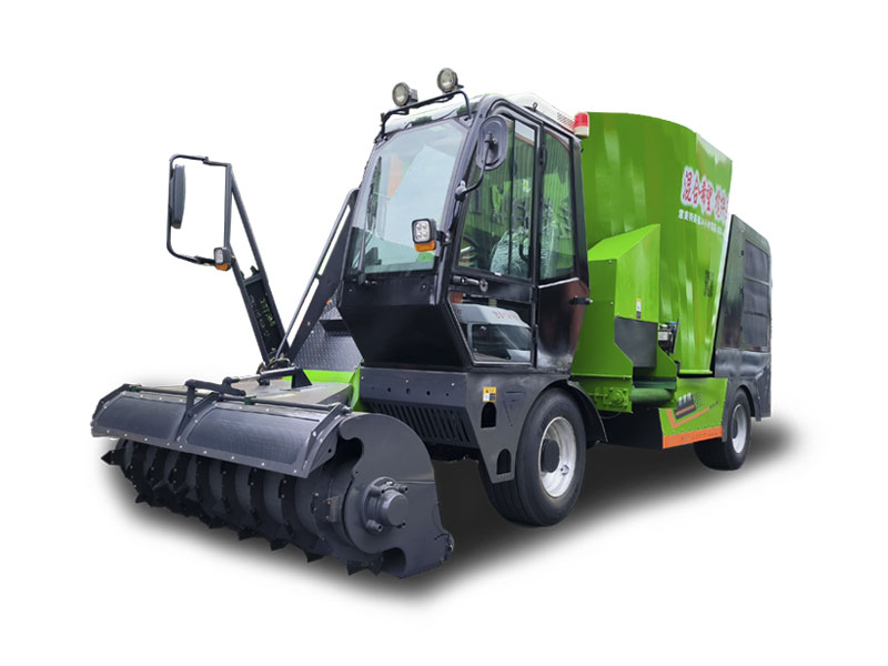 Self propelled TMR Feed Mixer-Spreader